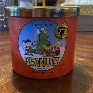 Goose Creek Peanuts 3-wick Christmas with Friends Candle